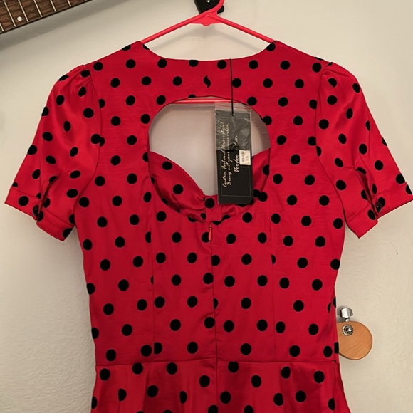 Red with black polka dots short sleeves with heart buttons dress. NWT sm woman’s - Picture 4 of 11